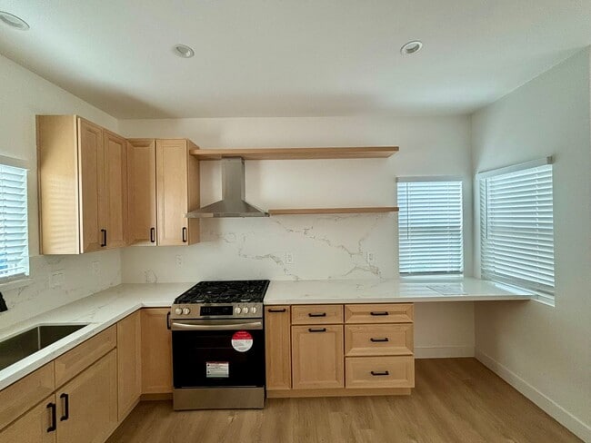 Building Photo - 212 - Carpinteria Asset Mgmt LLC (Walnut duplex)