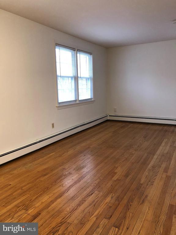 Building Photo - 401 7th St