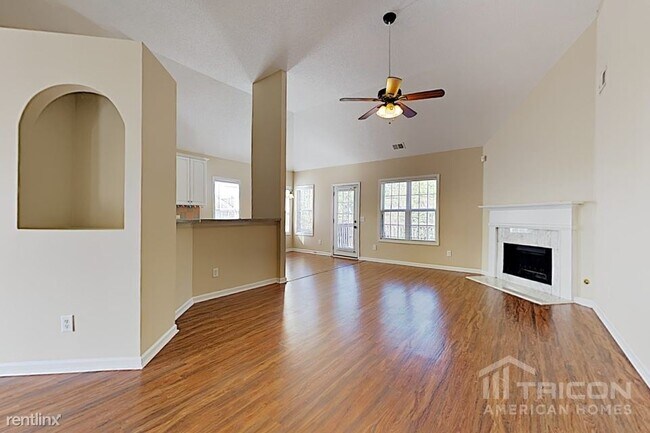 Building Photo - 124 Omega Ct