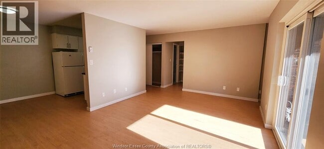 Building Photo - 3905 Riverside Dr
