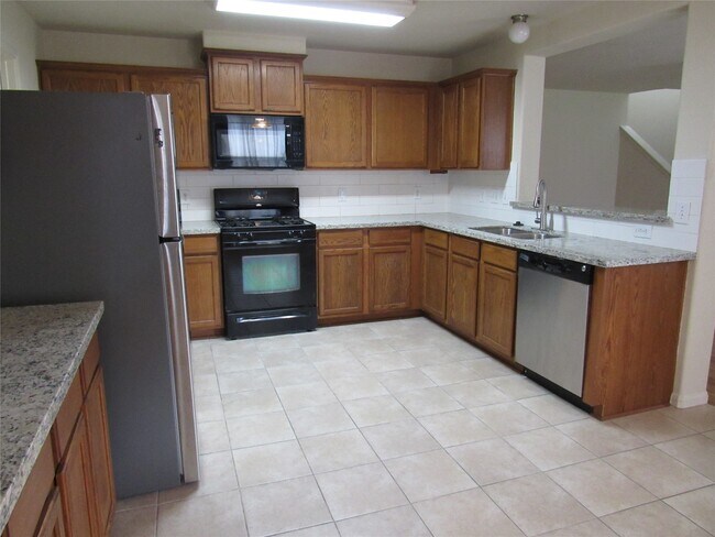 Building Photo - 6338 Applewood Forest Dr