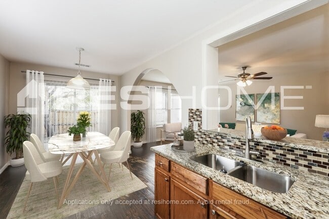 Photo - 2968 St Bernard Dr House