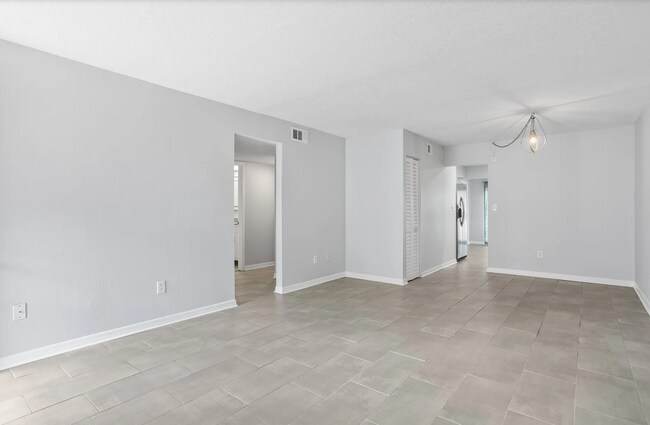 Building Photo - 2 Bed 2 Bath Condo for Rent in 55+ Peacefu...