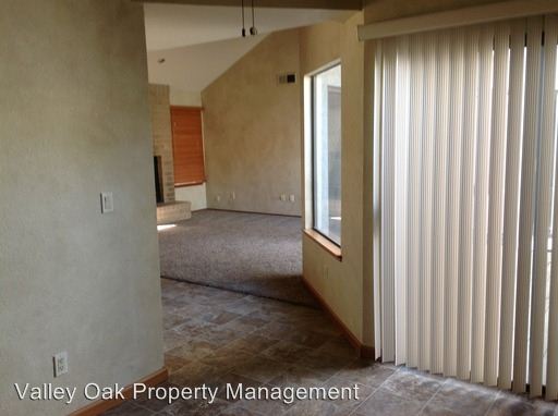 Building Photo - 2325 Manor Oak Dr