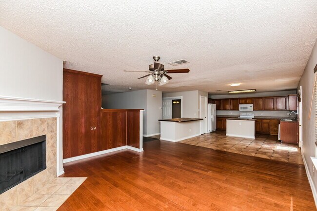 Building Photo - 3500 Bandera Ranch Rd