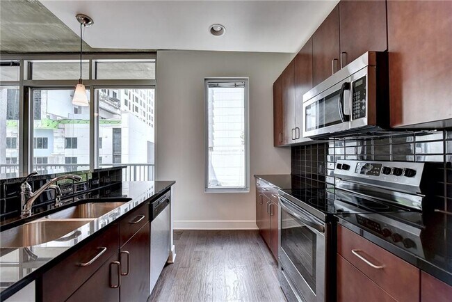 Foto del edificio - 44 Peachtree Pl NE