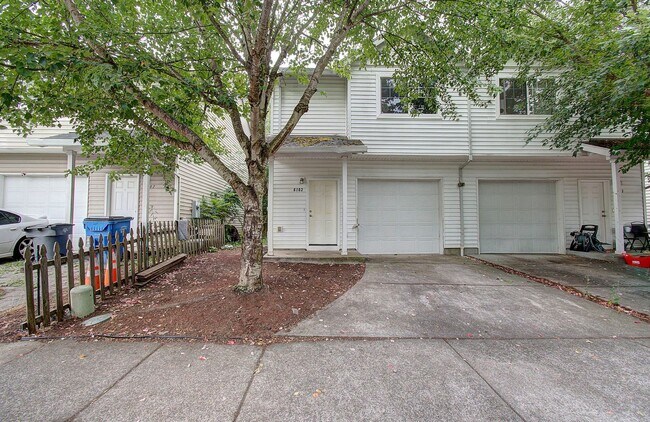 Foto del edificio - Charming 3bd, 2ba townhome in Bagley Downs...