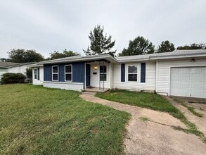 Building Photo - 319 Woodard Ave