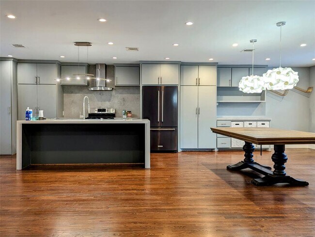 Building Photo - 1803 Crystal Ct