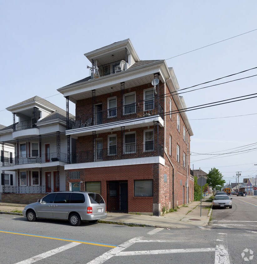 123125 Earle St, New Bedford, MA 02746 Apartments in New Bedford, MA