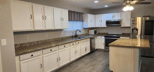 Foto del edificio - 9124 W Elm St