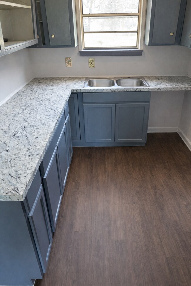 Foto del edificio - 3 bedroom 1 bathroom