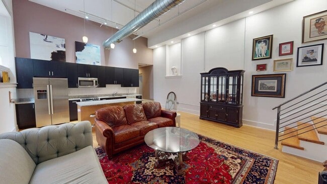 Building Photo - 417 Vine St