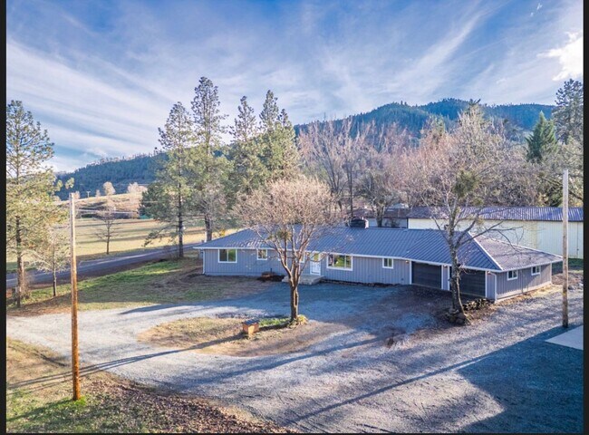 Foto del edificio - 6208 Dark Hollow Rd