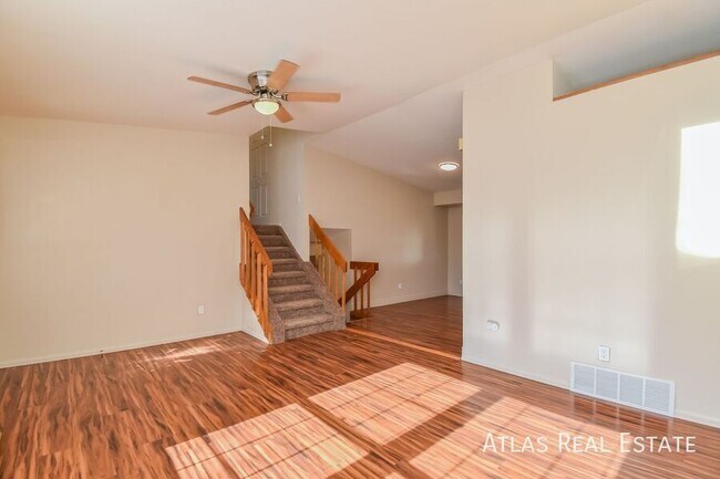Foto del edificio - 3444 Hunterwood Dr