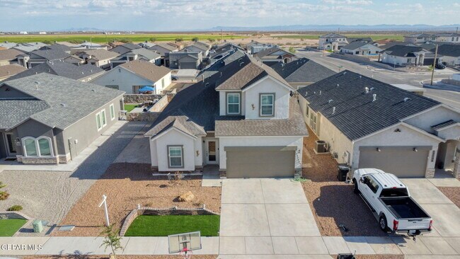 Foto del edificio - 13740 Villa Vista Ave