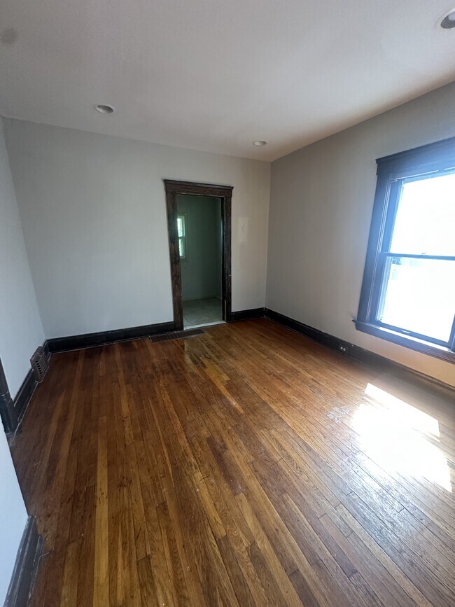 Foto del edificio - 13610 Bartlett Ave