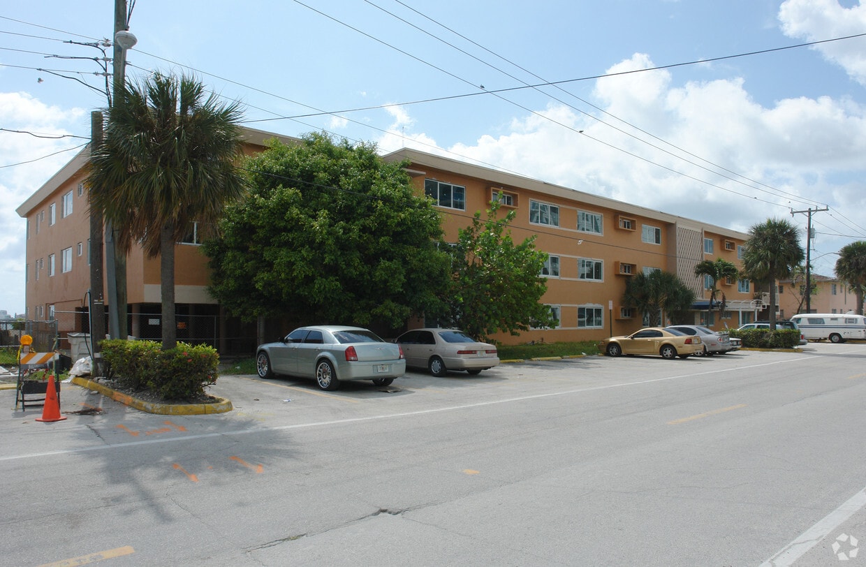 royal isle apartments miami beach fl apartments com