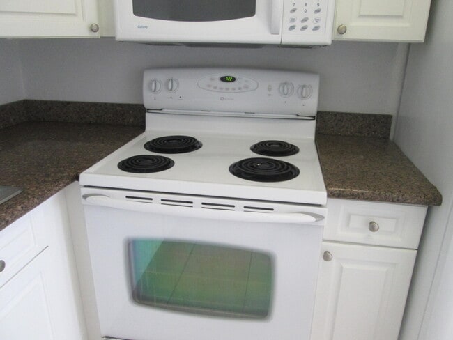 Foto del edificio - 405 N Cypress Dr