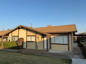 Building Photo - 543 Front St