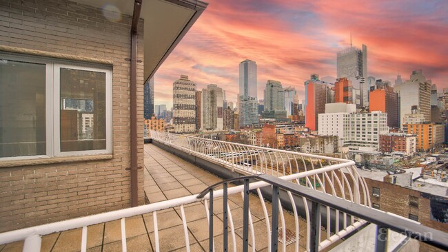 Foto del edificio - 446 W 38th St