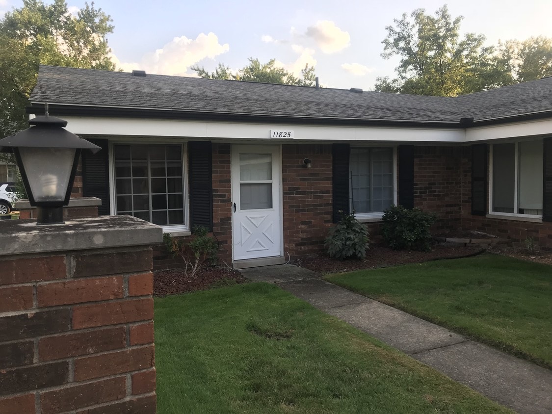 11825 Meadow Ln Dr, Warren, MI 48093 Condo for Rent in Warren, MI