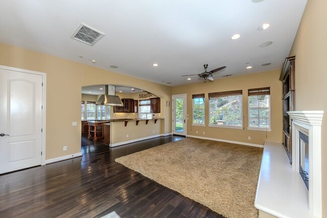 Building Photo - 3811 Belgain Ln