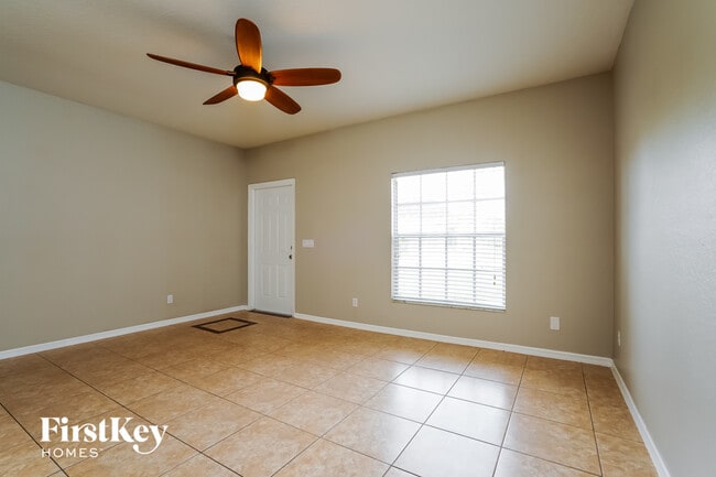 Building Photo - 806 Anza Ave