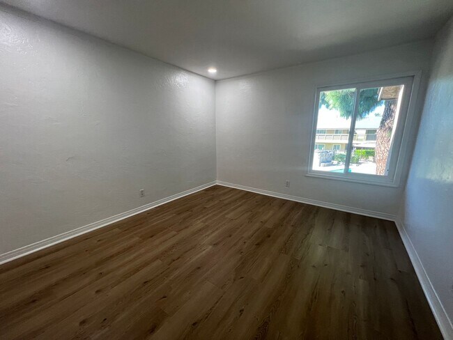 Building Photo - 1 bedroom 1 bathroom La Habra Condo