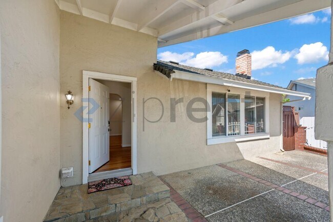 Building Photo - Unit