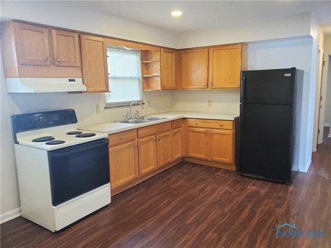 Building Photo - 560 Durango Dr