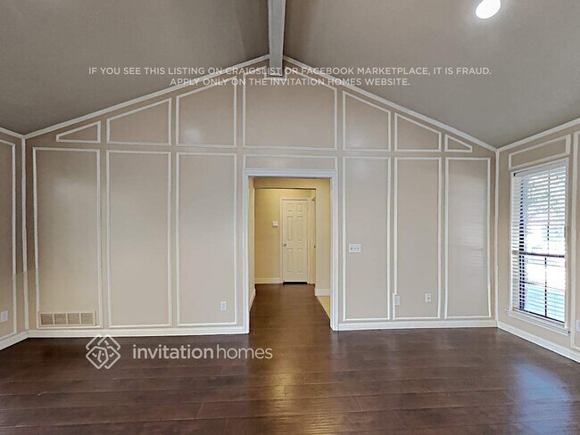 Building Photo - 801 Meadow Creek Dr