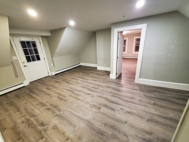 Foto del edificio - 392 E Center St