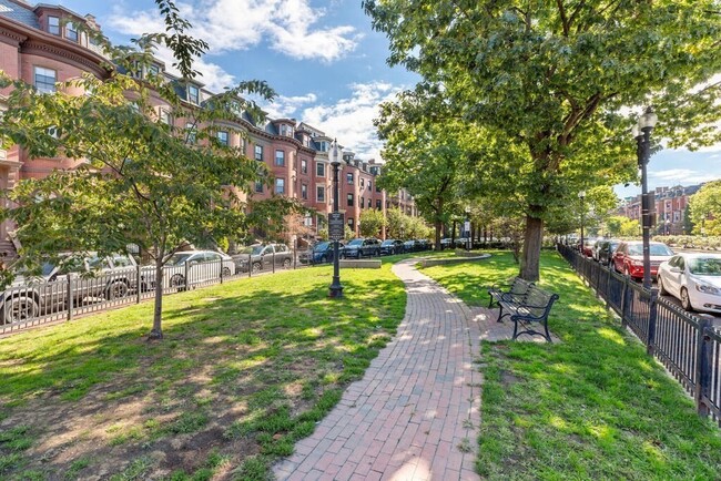 Foto del edificio - 534 Massachusetts Ave