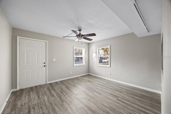 Building Photo - 7169 E Bank Dr