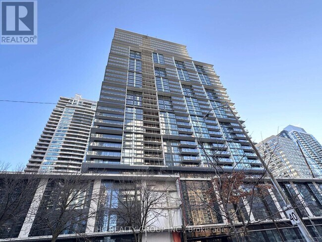 Photo du bâtiment - 4955 Yonge St