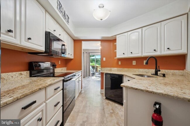 Building Photo - 802 Coventry Pointe Ln