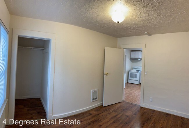 Building Photo - 2 br, 1 bath House - 2223 E Boone Ave