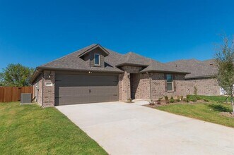 Building Photo - 1017 Verde Vly Ln