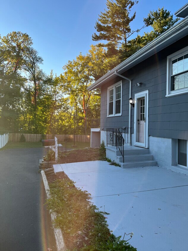 entrance - 58 Old Loudon Rd