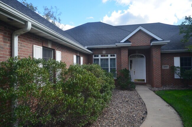 Foto del edificio - 4900 Royal Lytham Dr