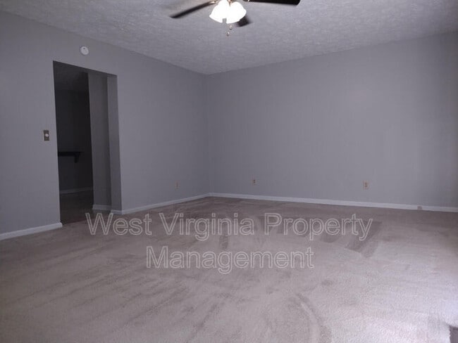 Building Photo - 184 Wyndale Dr