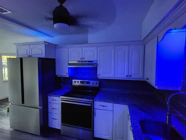 Foto del edificio - 3107 37th Ave W