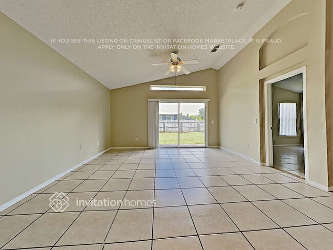 Foto del edificio - 13205 Glenbarrow Ct