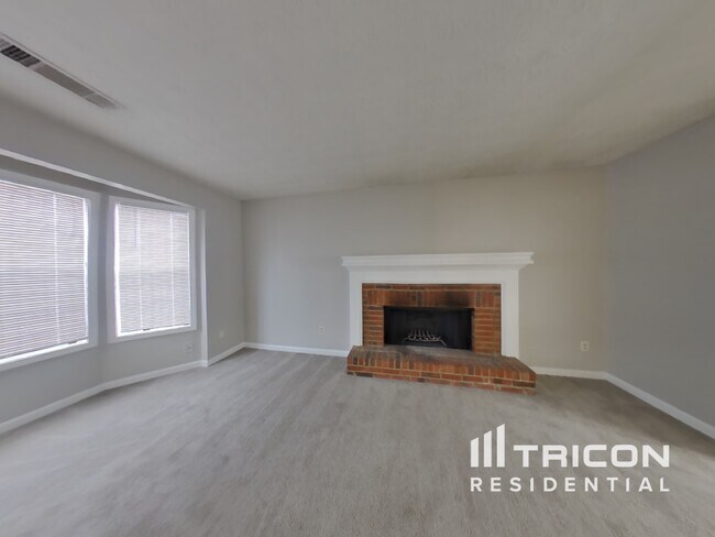 Building Photo - 885 Stonemill Manor Lithonia GA