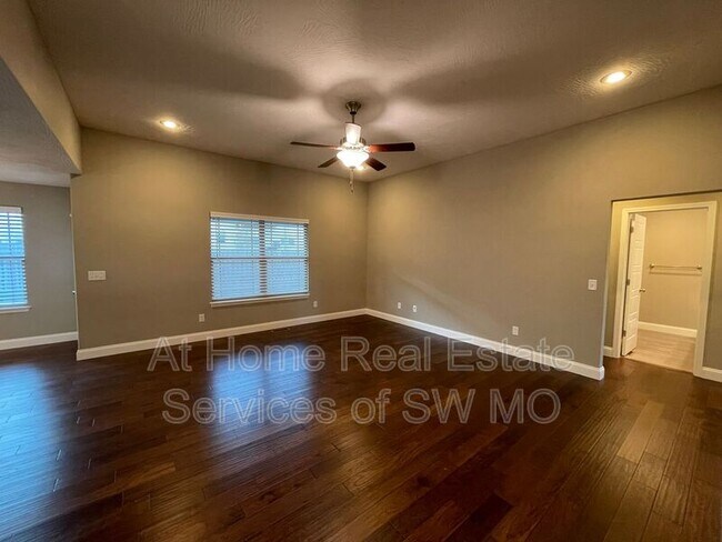 Building Photo - 1659 N Eagle Valley Ln