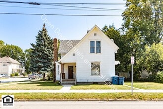 Building Photo - 1104 S Jackson St
