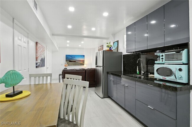 Foto del edificio - 936 Panther Creek Ln