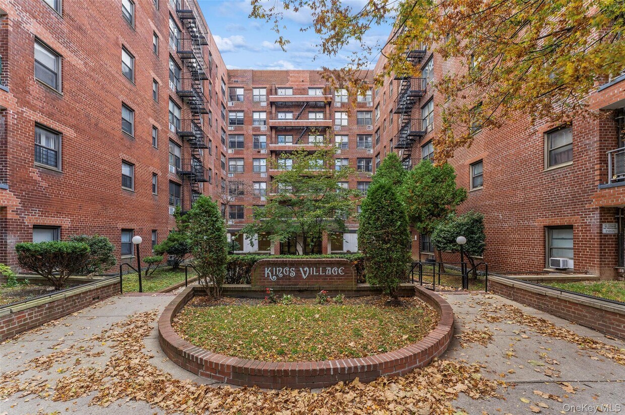 Foto principal - 1199 E 53rd St