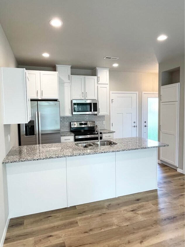 Foto principal - 1025 S Nicolet Rd